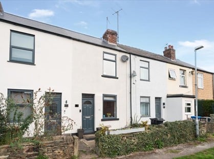 2 Bed Terraced House, South Place, S40