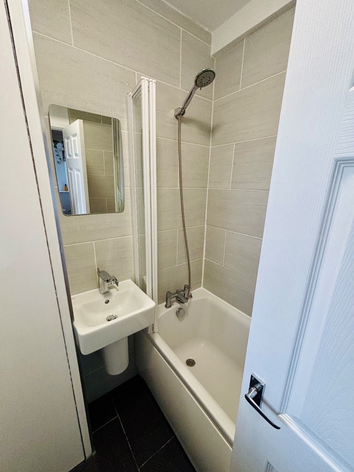 Additional image 16 of 2 Bed Flat, Mansfield Road, NG5, N1 7GU