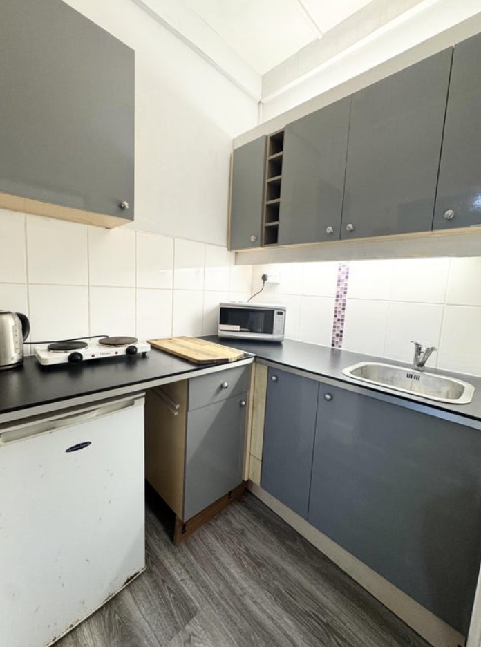 Additional image 4 of Room in a Shared House, Silverdale Road, SO15, N1 7GU