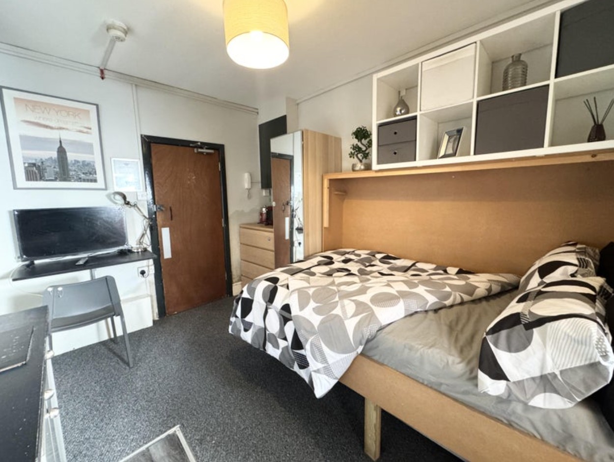 Additional image 5 of Room in a Shared House, Silverdale Road, SO15, N1 7GU