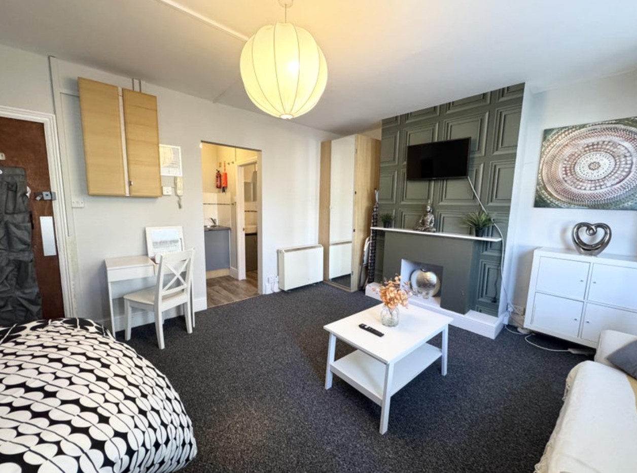 Additional image 9 of Room in a Shared House, Silverdale Road, SO15, N1 7GU