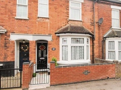 3 Bed Terraced House, Stafford Road, MK42