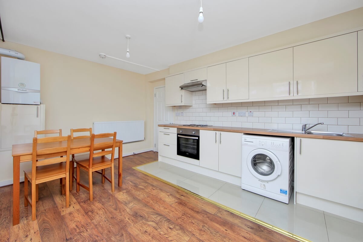 4 Bed Flat, Bath Terrace, SE1 photo 2