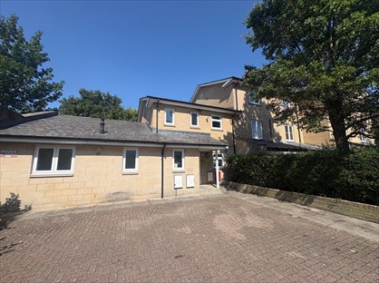 2 Bed Flat, Corn Bar, OX28