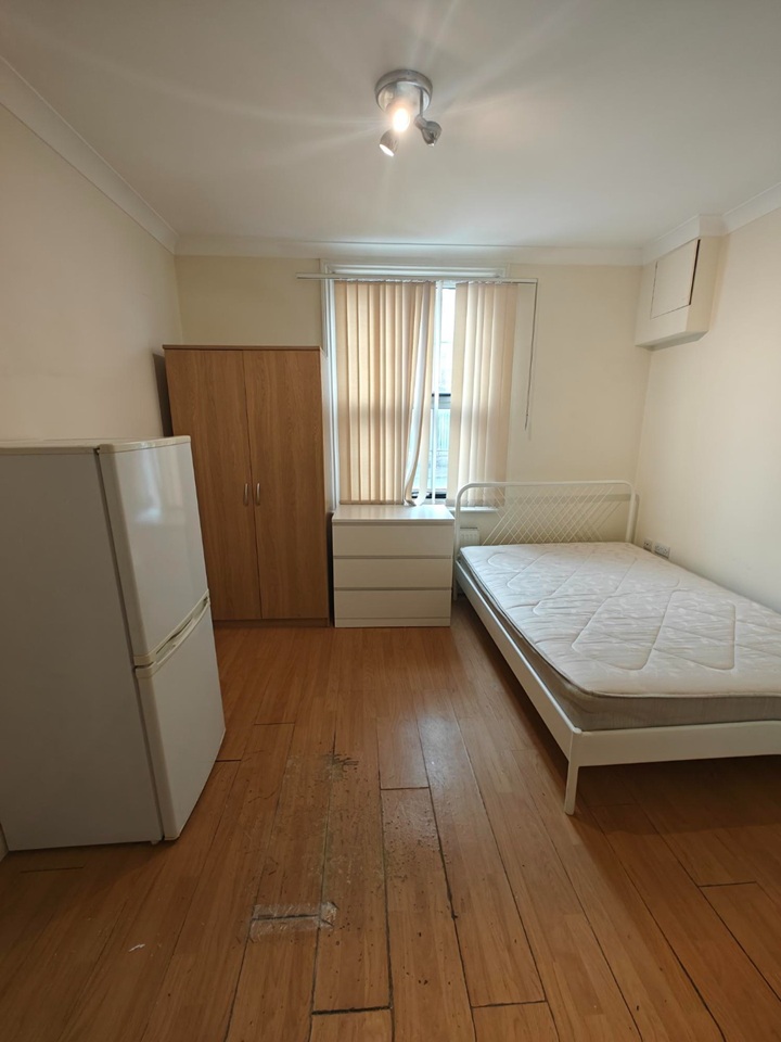 Additional image 4 of Studio Flat, Oxford Road, RG30, N1 7GU
