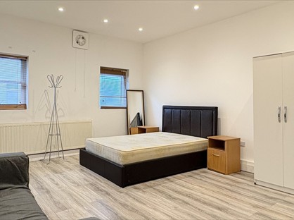 Studio Flat, Brook Mews North, W2