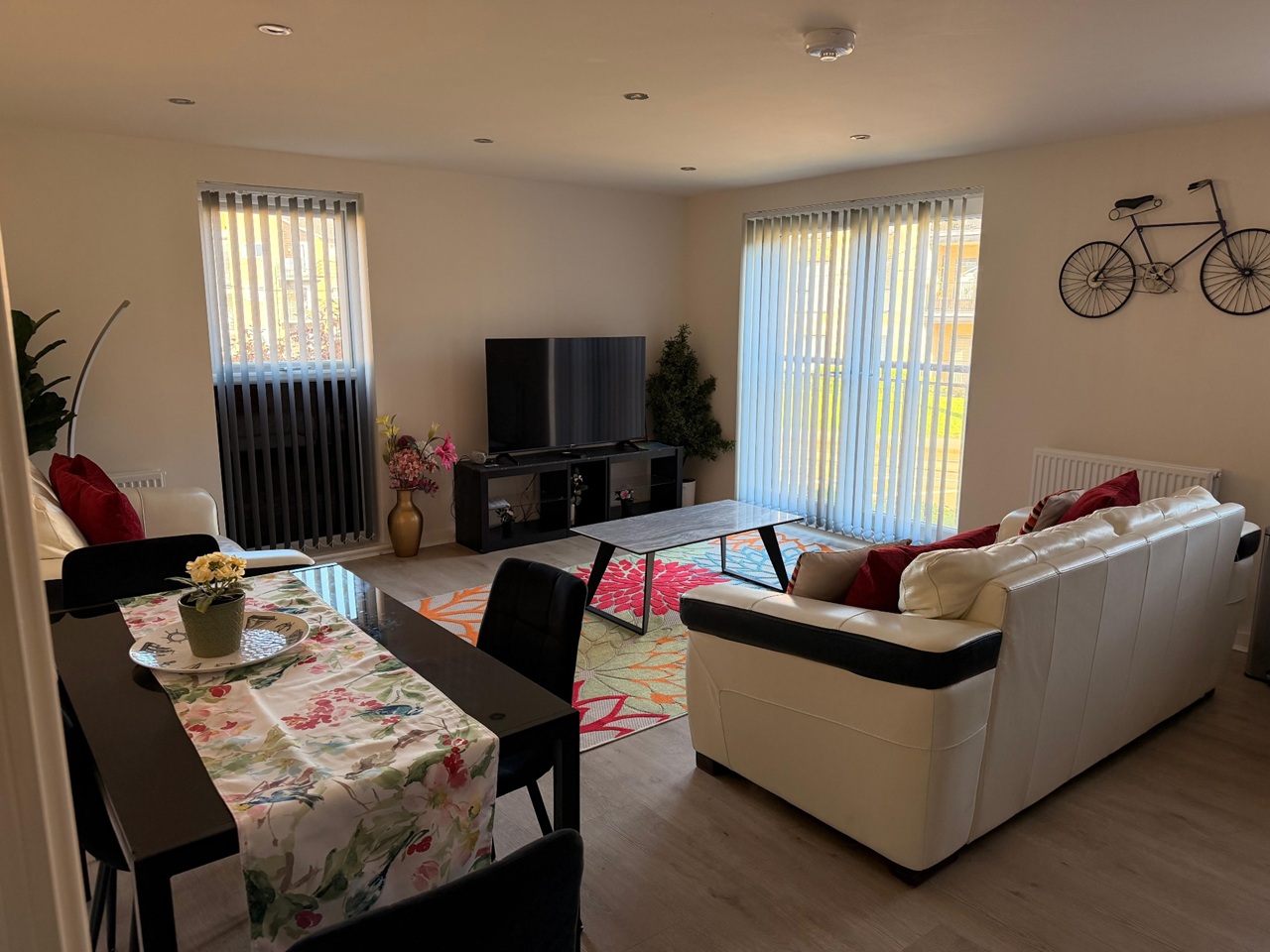 2 Bed Flat, Frank Wright Close, S2, N1 7GU