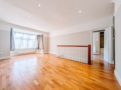 3 Bed Flat, Ashbourne Avenue, NW11