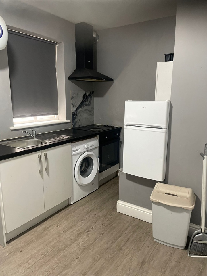 Additional image 4 of Studio Flat, Laud Close, RG1, N1 7GU