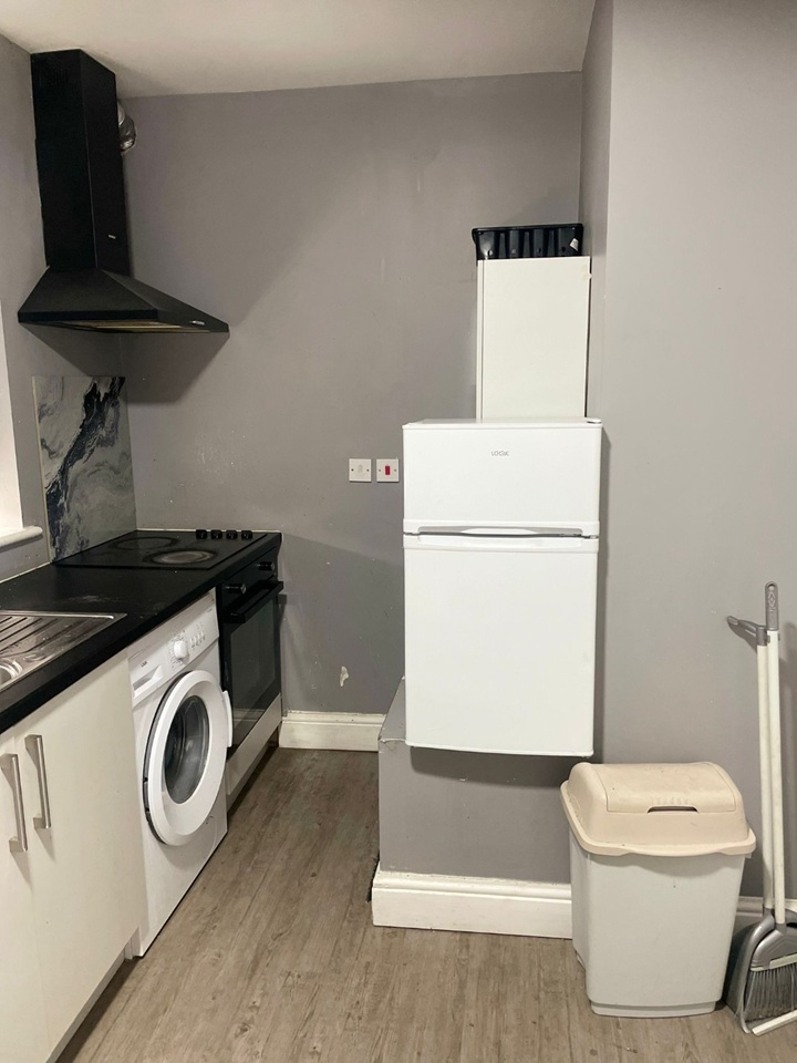 Additional image 6 of Studio Flat, Laud Close, RG1, N1 7GU