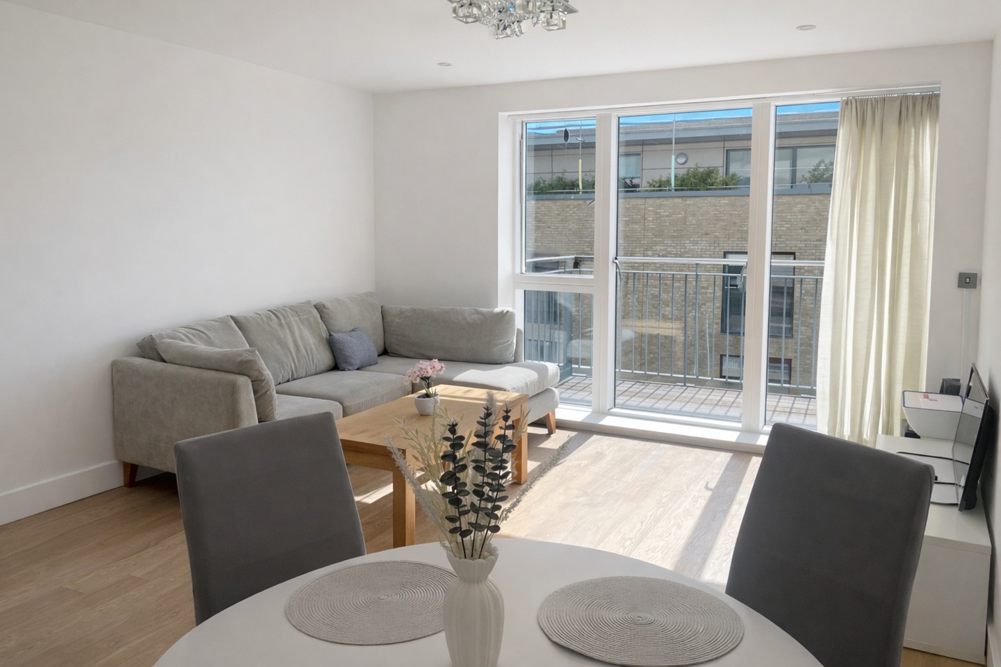 2 Bed Flat, Marlowe House, CB5, N1 7GU