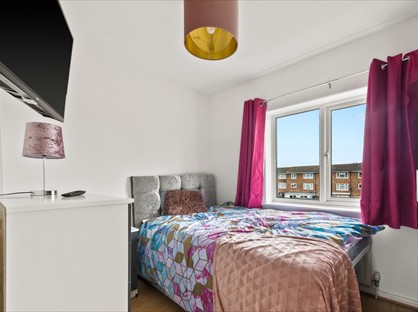 Room in a Shared House, Cowley Avenue, KT16