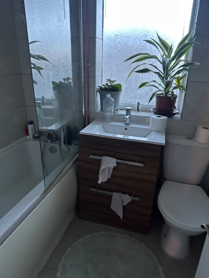 1 Bed Flat, Gloucester Road North, BS34, N1 7GU