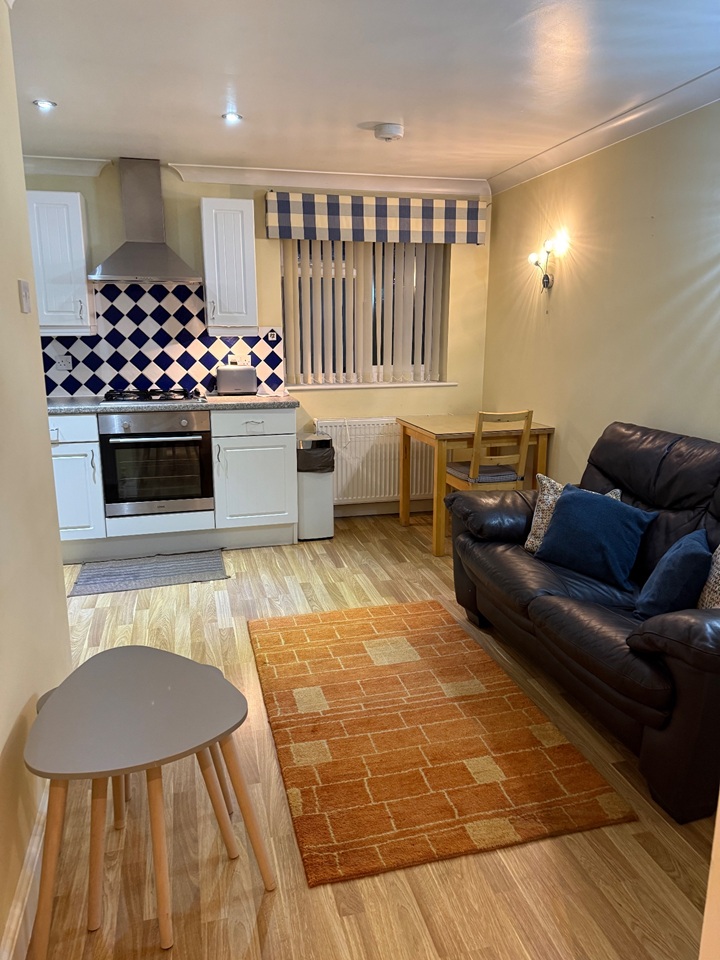 1 Bed Semi-Detached House, Thornton Road, CB3, N1 7GU