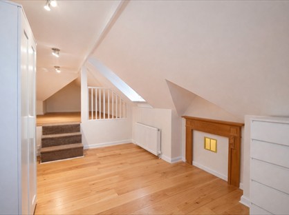 Room in a Shared House, Worple Road, SW20
