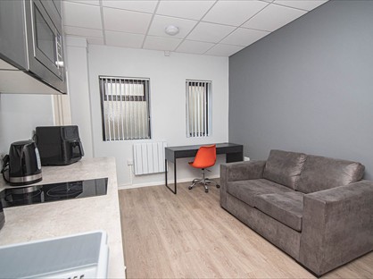 1 Bed Flat, Stile Common Road, HD4