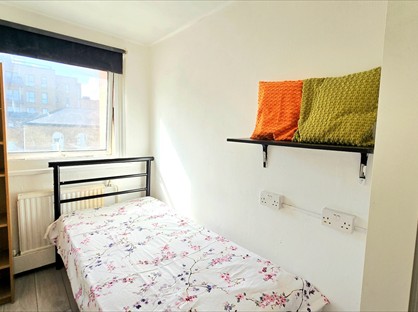 Room in a Shared Flat, Icarus House, E3