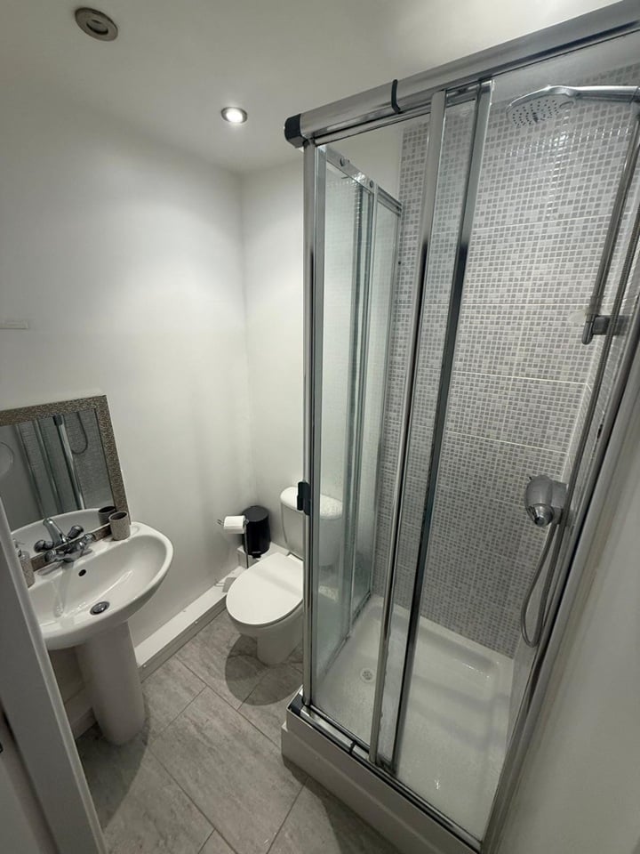 Additional image 8 of 2 Bed Flat, Peckerdale Gardens, DE21, N1 7GU