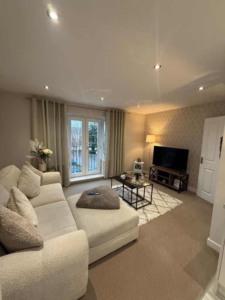 2 Bed Flat, Peckerdale Gardens, DE21, N1 7GU