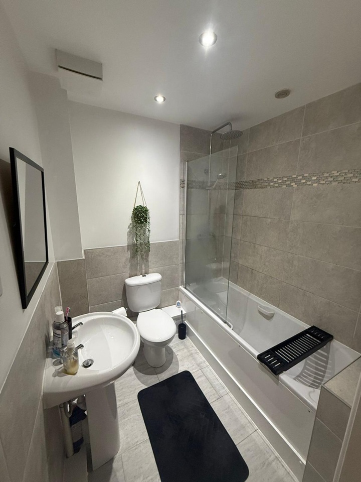 Additional image 3 of 2 Bed Flat, Peckerdale Gardens, DE21, N1 7GU