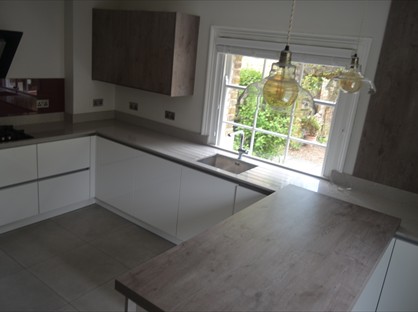 4 Bed Terraced House, Chigwell Road, IG8