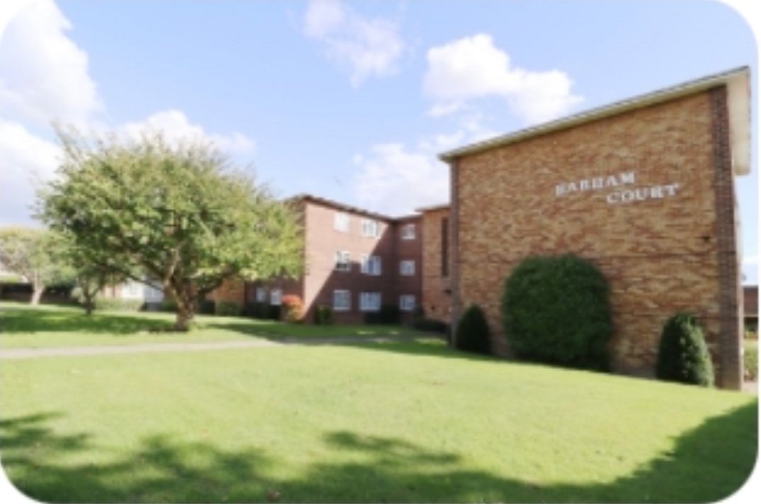 Bromley - 2 Bed Flat, Barham Court, BR2 - To Rent Now for £1,600.00 p/m