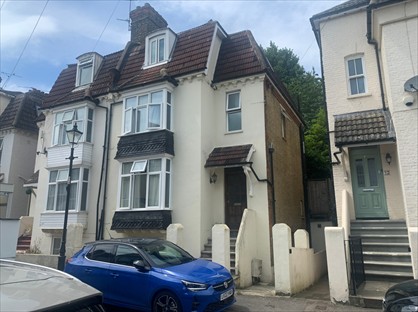 Room in a Shared House, The Close, ME1