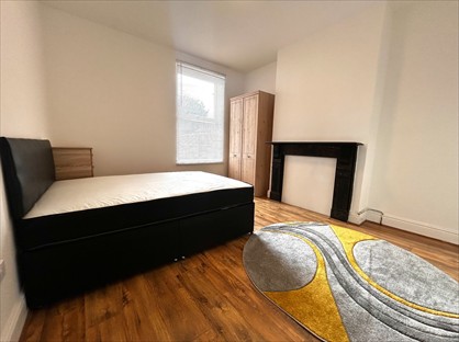 Room in a Shared House, Edward St, B70