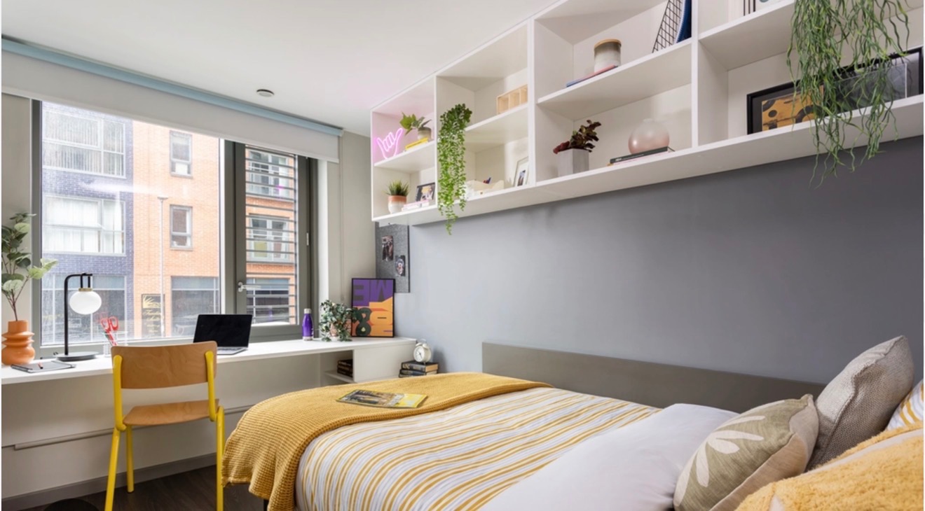 Bedsit, Oldham St, L1, N1 7GU