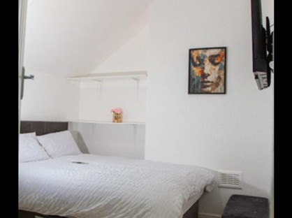 Room in a Shared House, Edward Road, M9