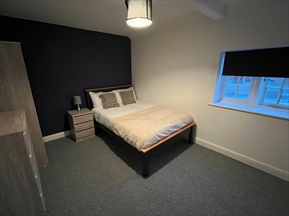 Room in a Shared House, Canal Road, S80