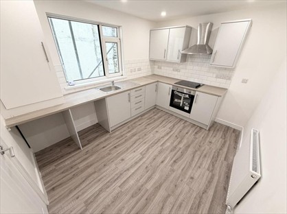 3 Bed Terraced House, Pentreguinea Road, SA1