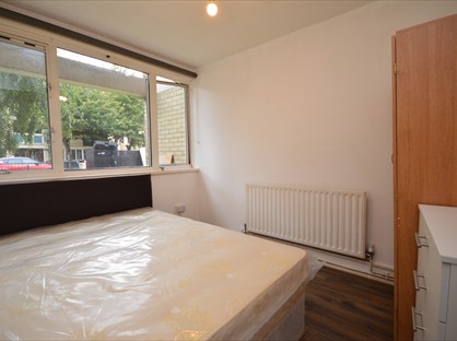 Room in a Shared House, Dagobert House, E1