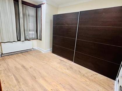 3 Bed Flat, High St North, E12