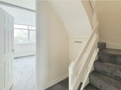2 Bed Flat, Compass Road, HU6