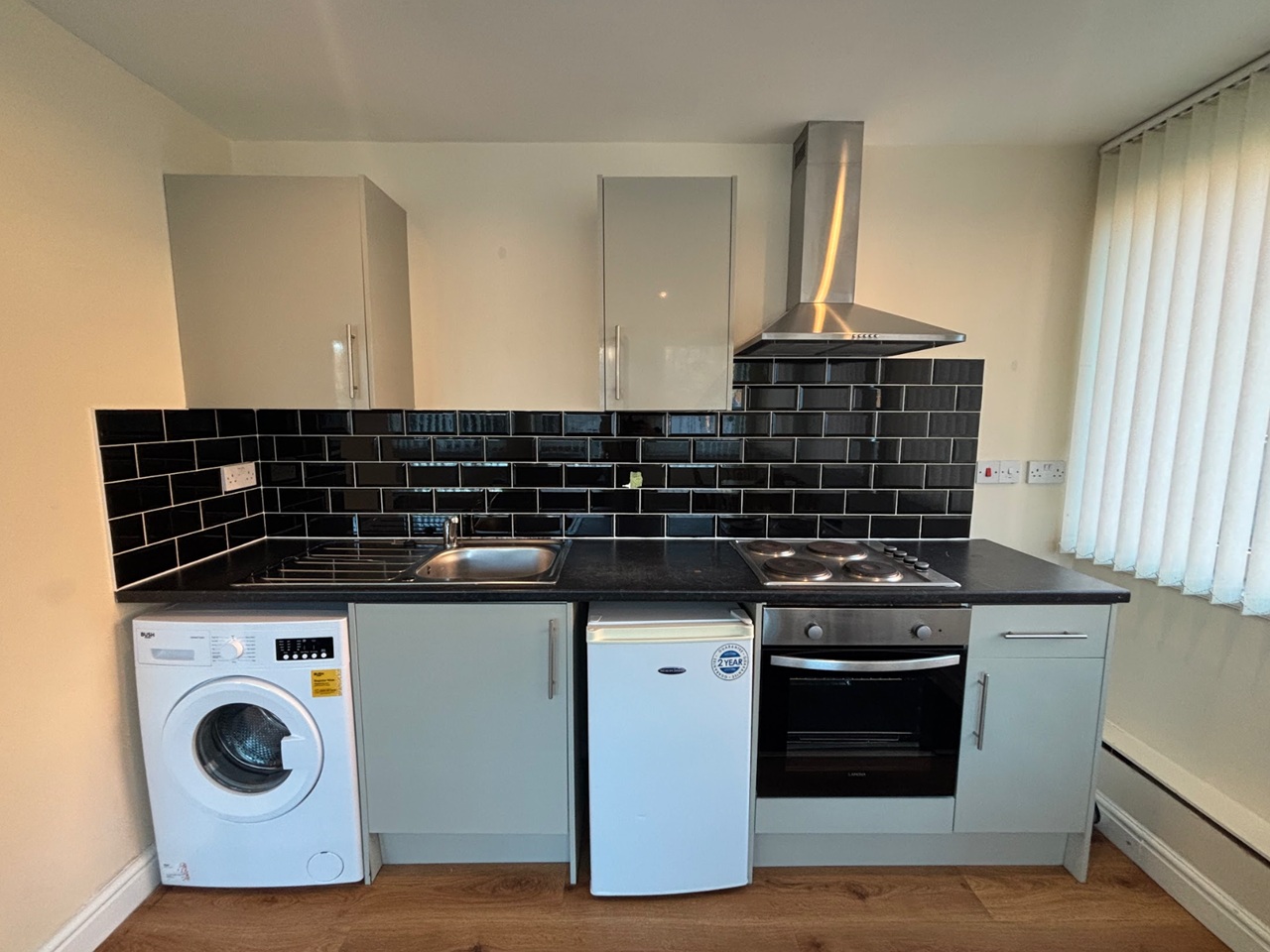 Doncaster - Studio Flat, Young Street, DN1 - To Rent Now for £575.00 p/m
