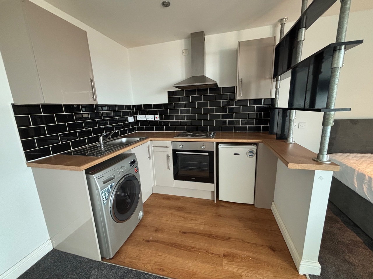 Doncaster - Studio Flat, Princegate House, DN1 - To Rent Now for £600. ...
