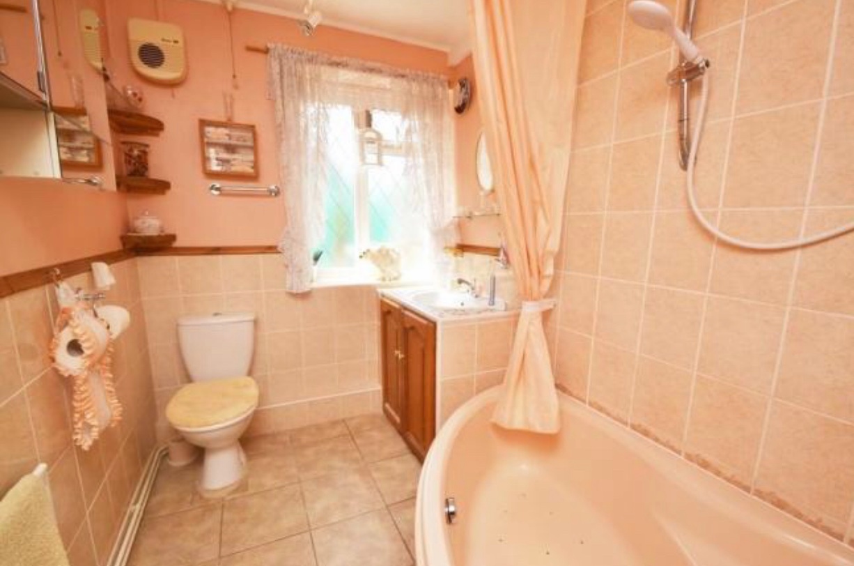 Additional image 4 of 2 Bed Maisonette, Woodcote Road, SO17, N1 7GU