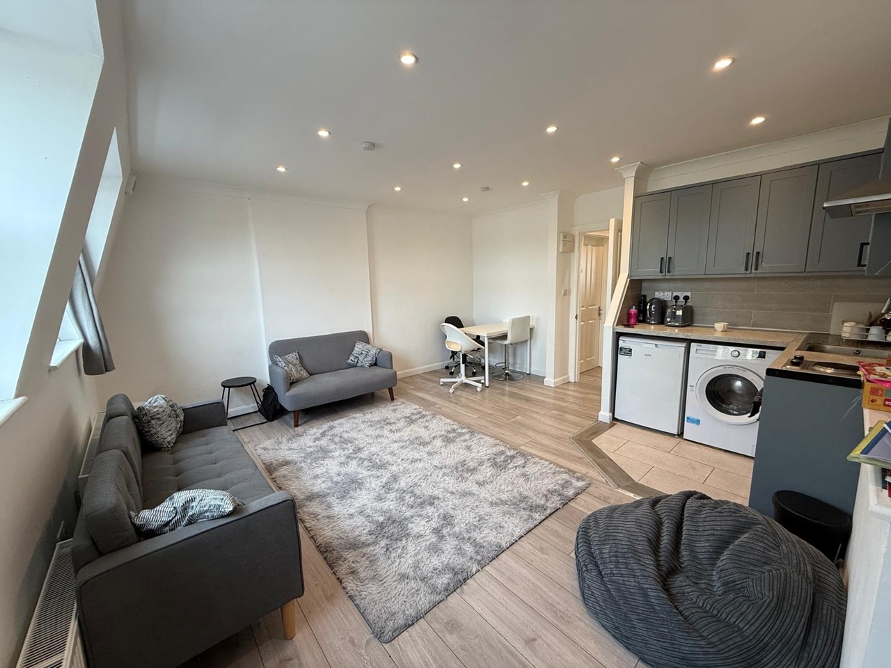 1 Bed Flat, West Street, BN1, N1 7GU