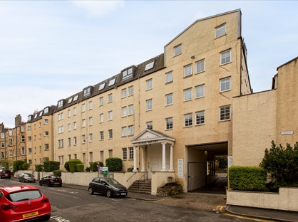 4 Bed Flat, Caledonian Crescent, EH11