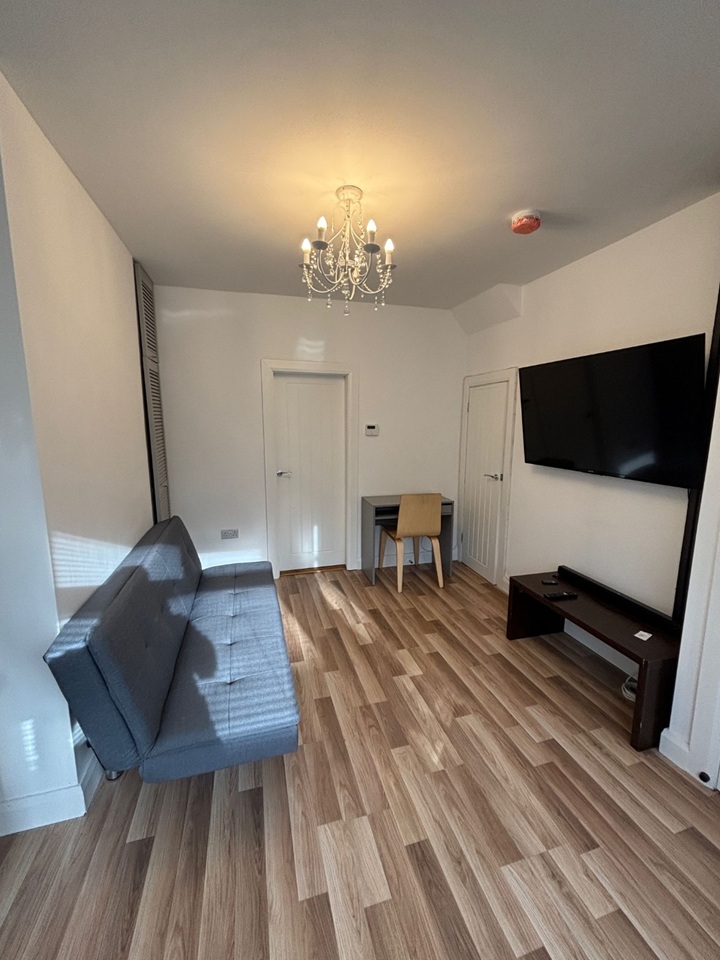 2 Bed Semi-Detached House, Glencairn Crescent, BT13, N1 7GU