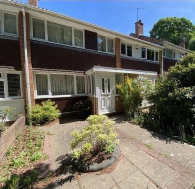 3 Bed Terraced House, Petworth Gardens, SO16, N1 7GU