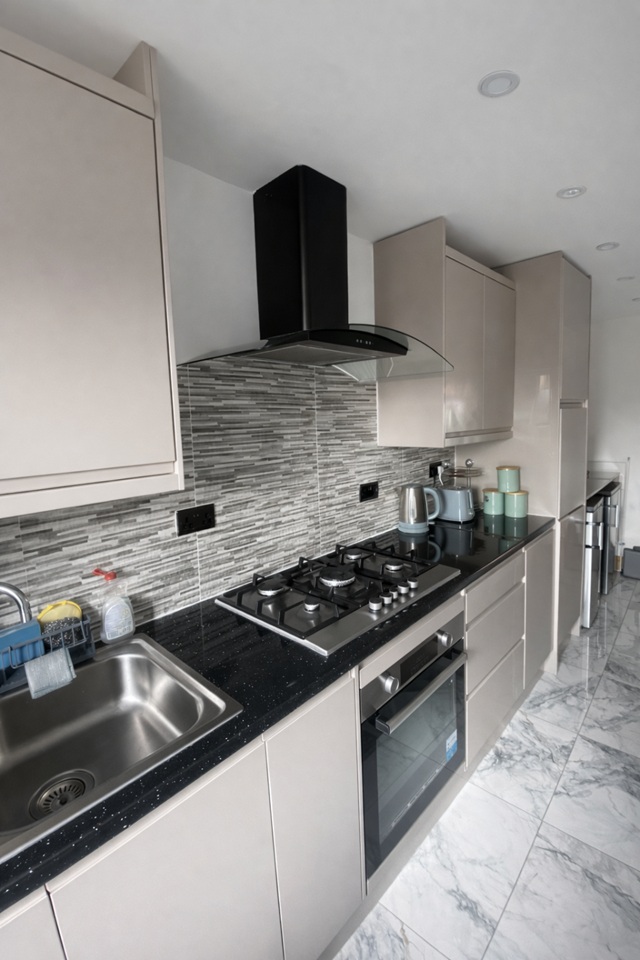 1 Bed Flat, Hawkhurst Road, M13 photo 3