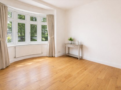 5 Bed Semi-Detached House, Uxbridge Road, UB1