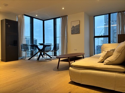 2 Bed Flat, Harcourt Tower, E14