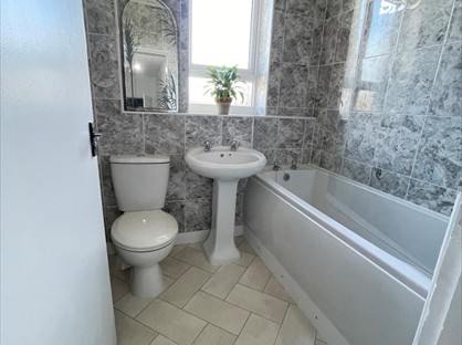 2 Bed Flat, Ardbeg Avenue, KA3