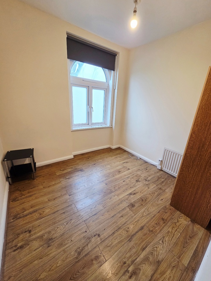 Additional image 6 of 1 Bed Flat, Oldfield Grove, SE16, N1 7GU