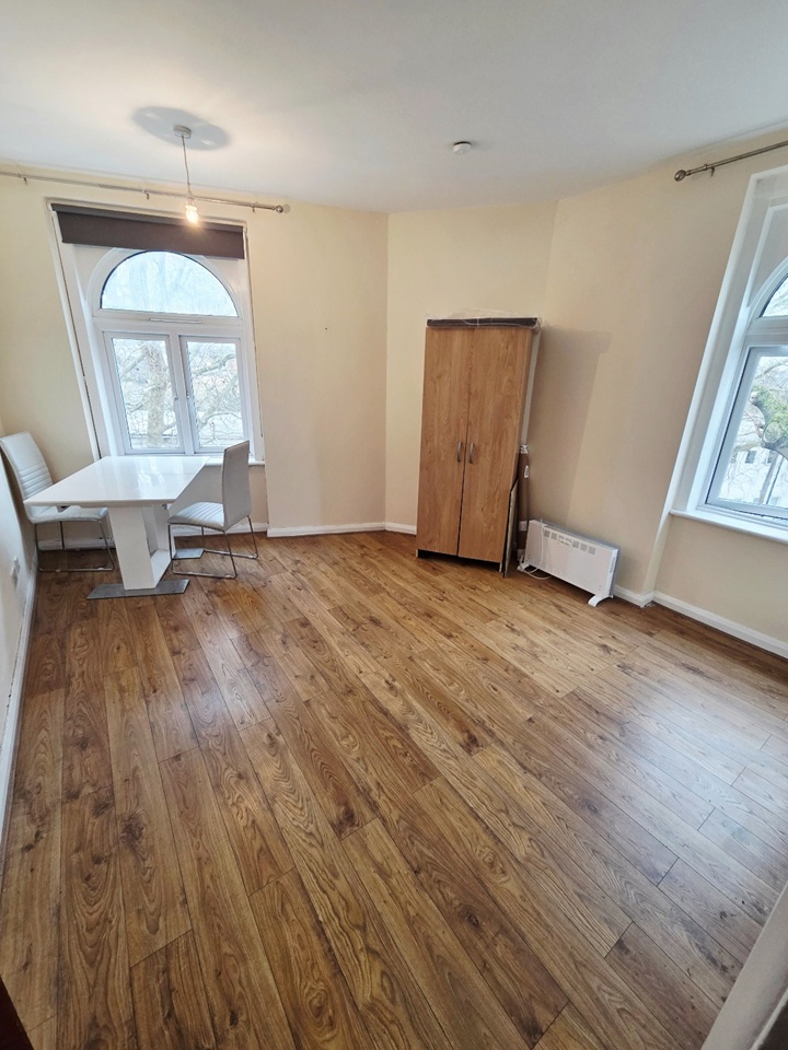 1 Bed Flat, Oldfield Grove, SE16, N1 7GU