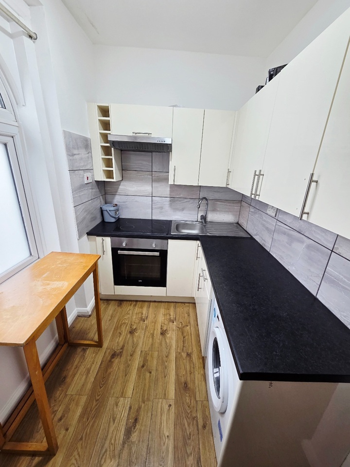 Additional image 12 of 1 Bed Flat, Oldfield Grove, SE16, N1 7GU