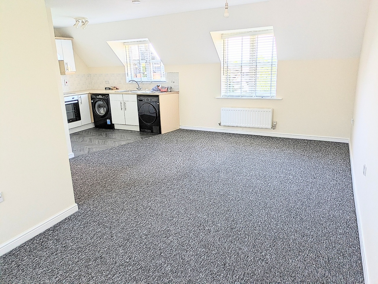 2 Bed Flat, Pavior Road, NG5 photo 4